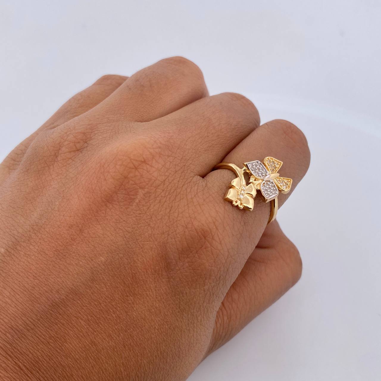 Anillo Mariposa Doble 3.65gr / T7 / Circones Blancos Dos Oros Amarillo Blanco 18K $