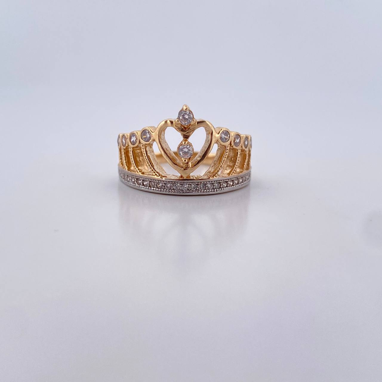 Anillo Corona Corazon 4.35gr / T7 1/4 / Circones Blancos Dos Oros Amarillo Blanco 18K $