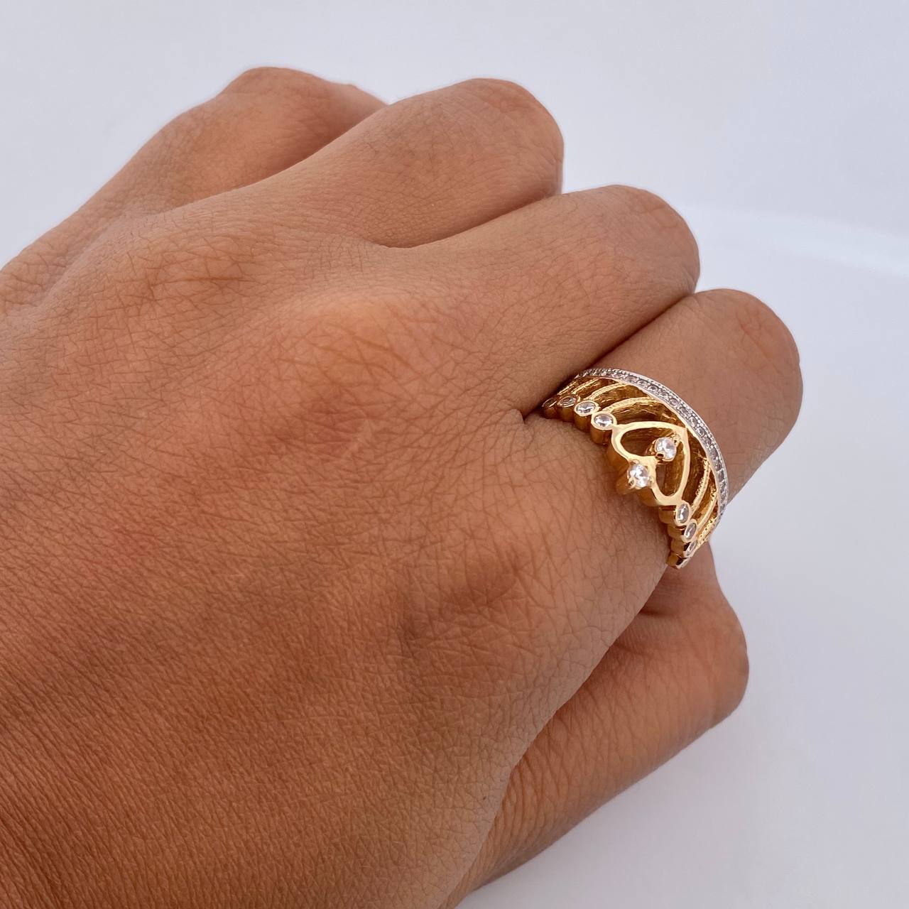 Anillo Corona Corazon 4.35gr / T7 1/4 / Circones Blancos Dos Oros Amarillo Blanco 18K $