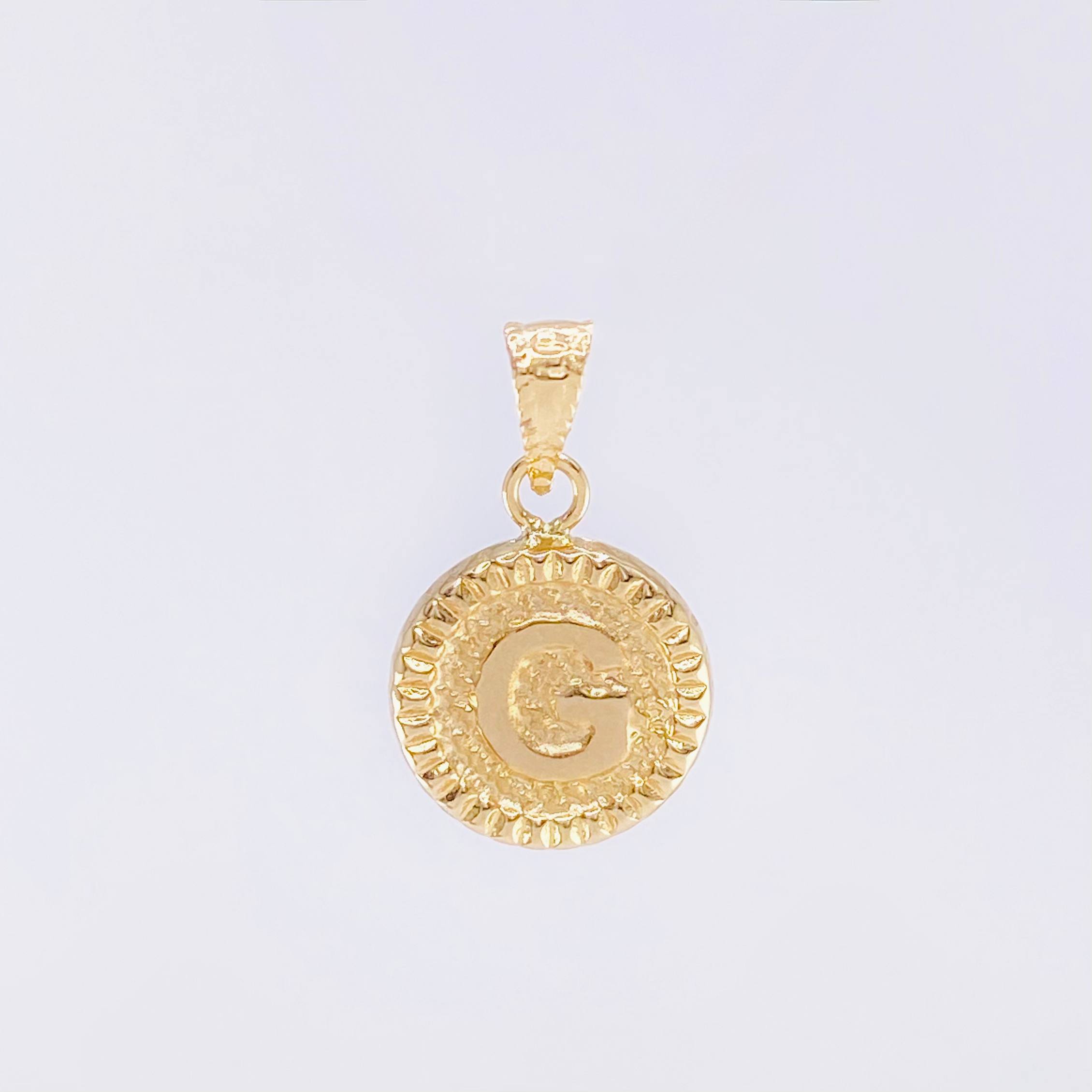 Dije Letra G Marco Bordeado 0.6g / 1.7cm Oro Amarillo 18K
