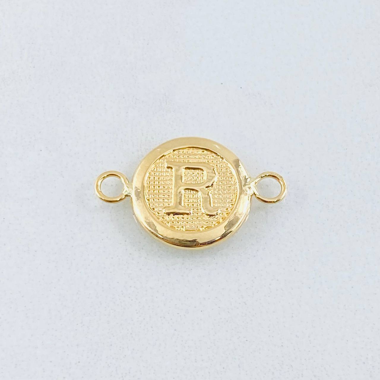 Herraje Letra R 0.6gr / 1.7cm / Oro Amarillo 18K ©