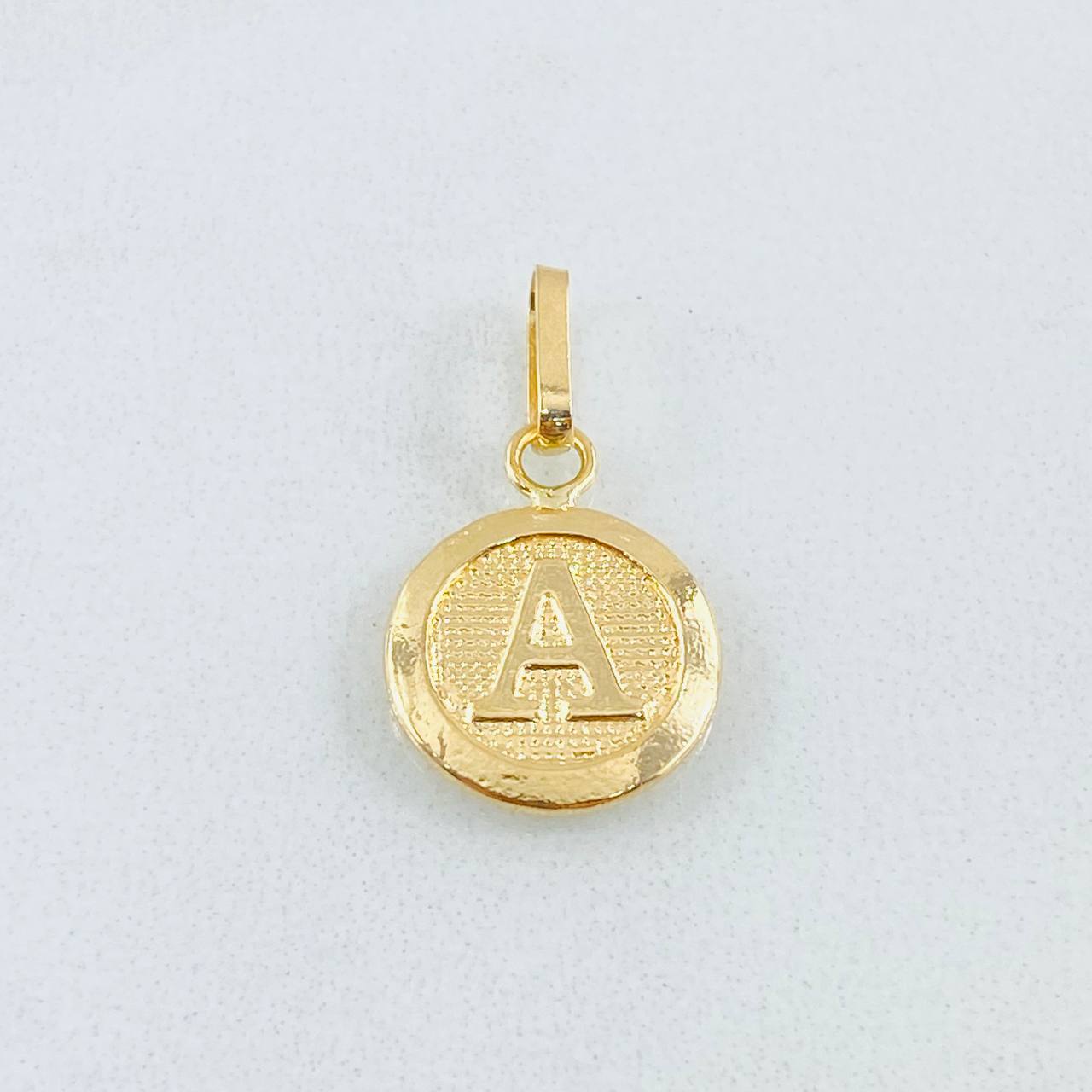 Dije Letra A 0.65gr / 2cm / Oro Amarillo 18K