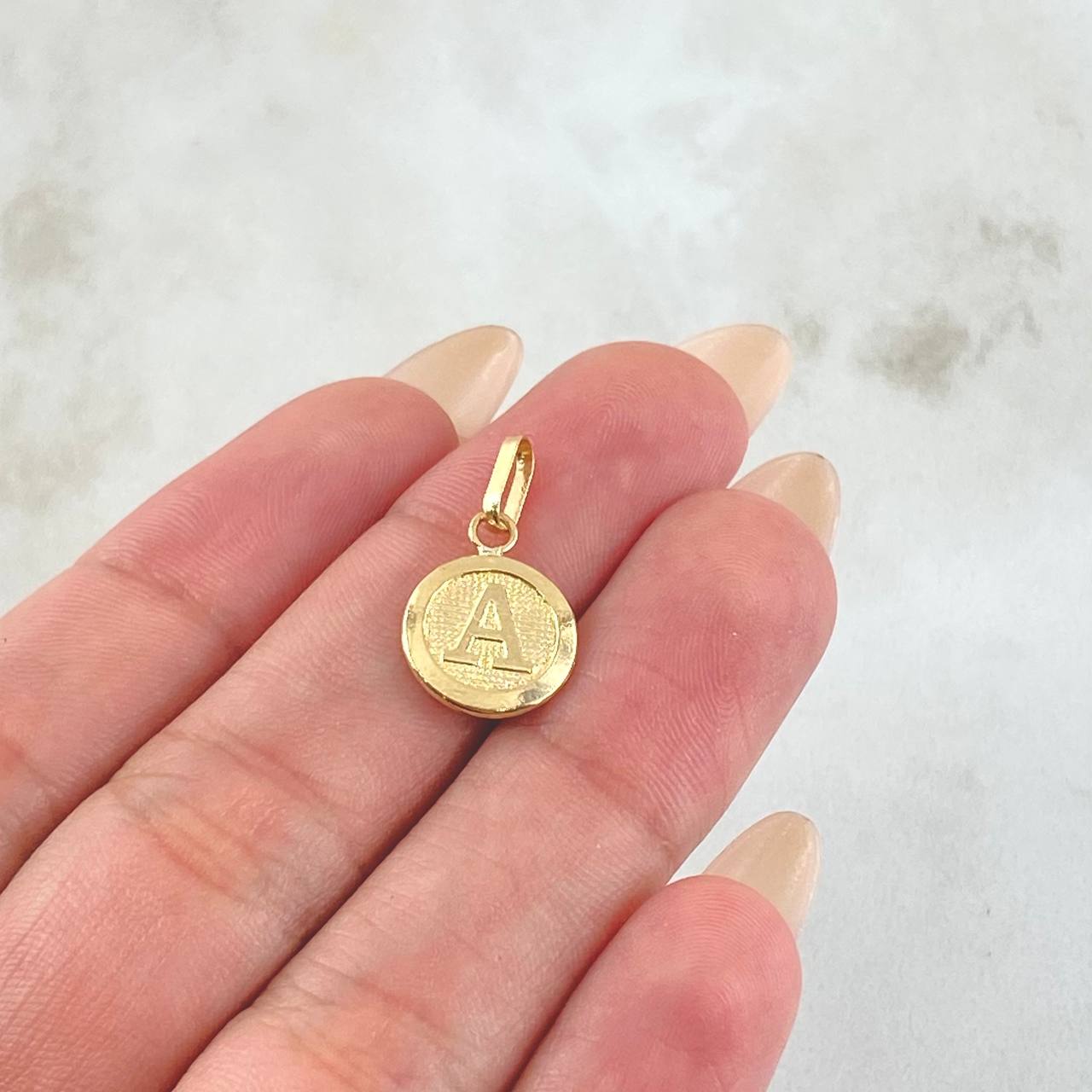 Dije Letra A 0.65gr / 2cm / Oro Amarillo 18K