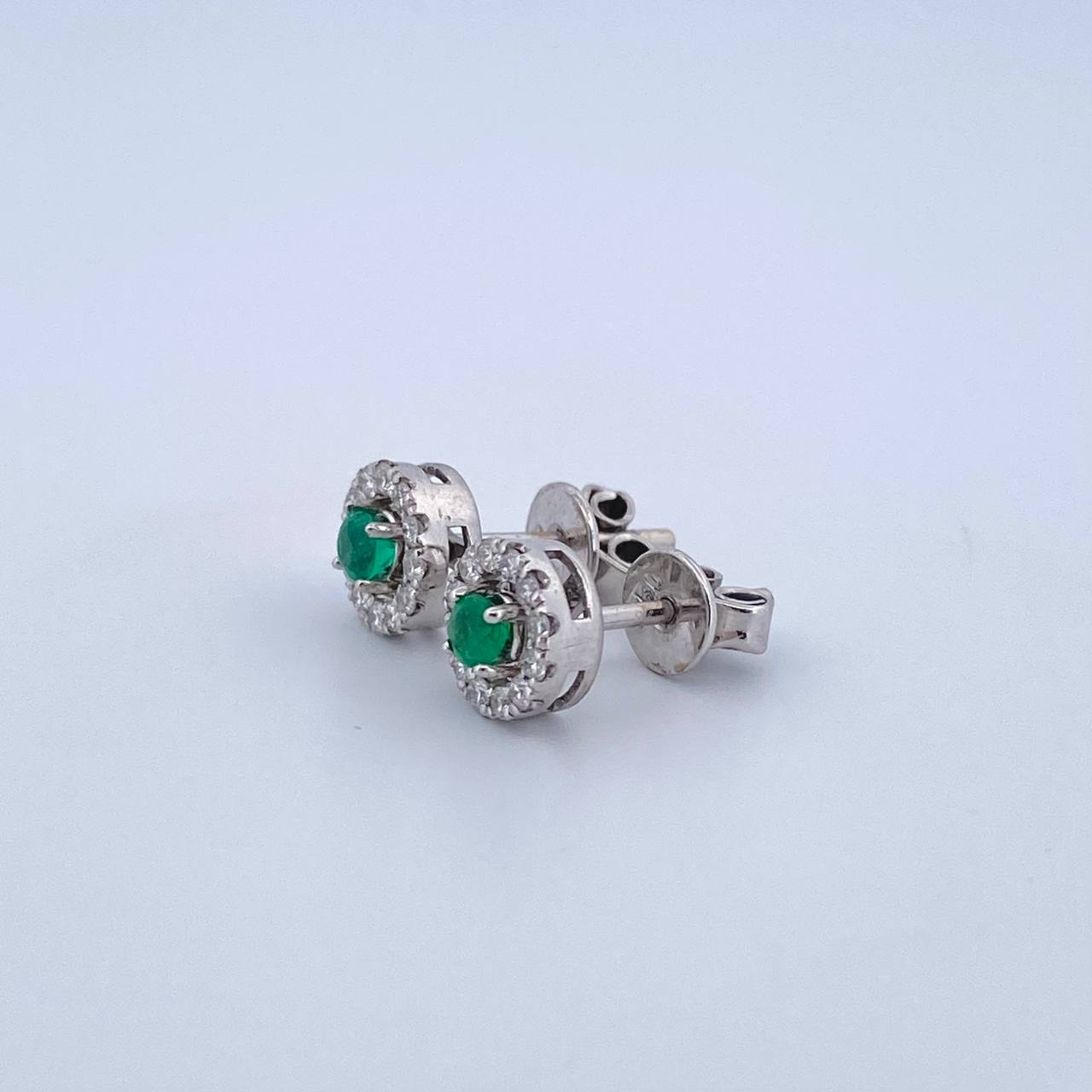 Topos Halo Movil 2.25gr / 6.7mm Esmeraldas 36Pts - Diamantes Blancos 25Pts Oro Blanco 18K (Joya)