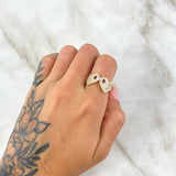 Anillo Doble Corazón Enlazado 3.8gr / T6 3/4 / Circones Blancos Oro Amarillo 18K
