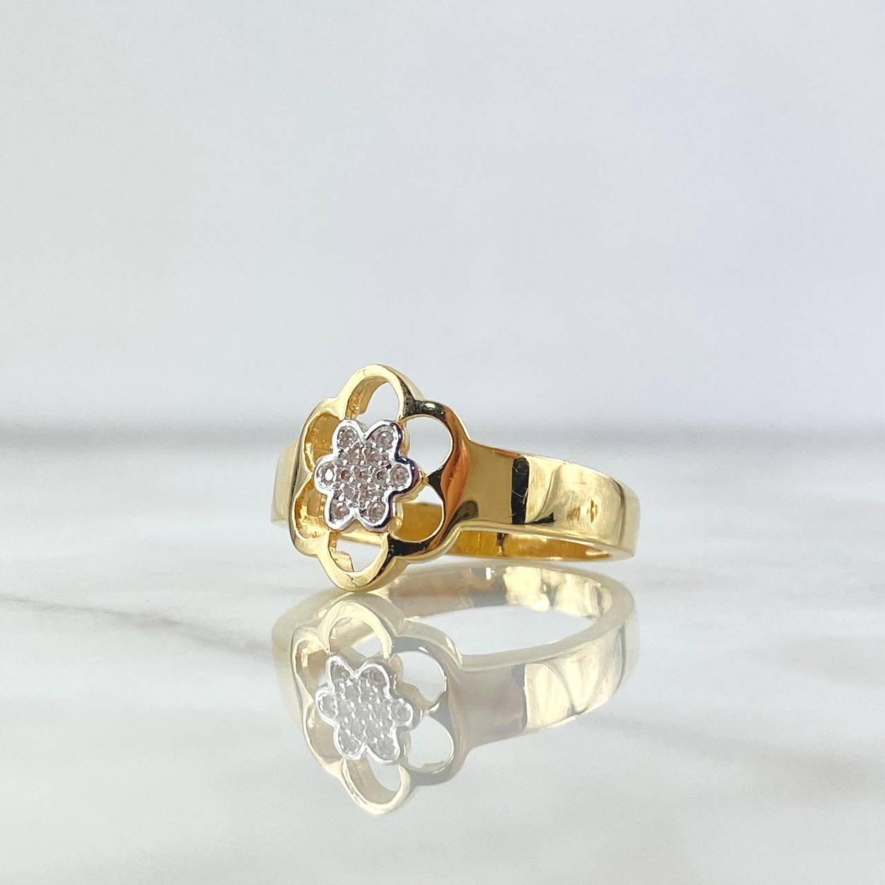 Anillo Doble Flor 4.25gr / T7 1/2 / Circones Blancos Oro Amarillo 18K