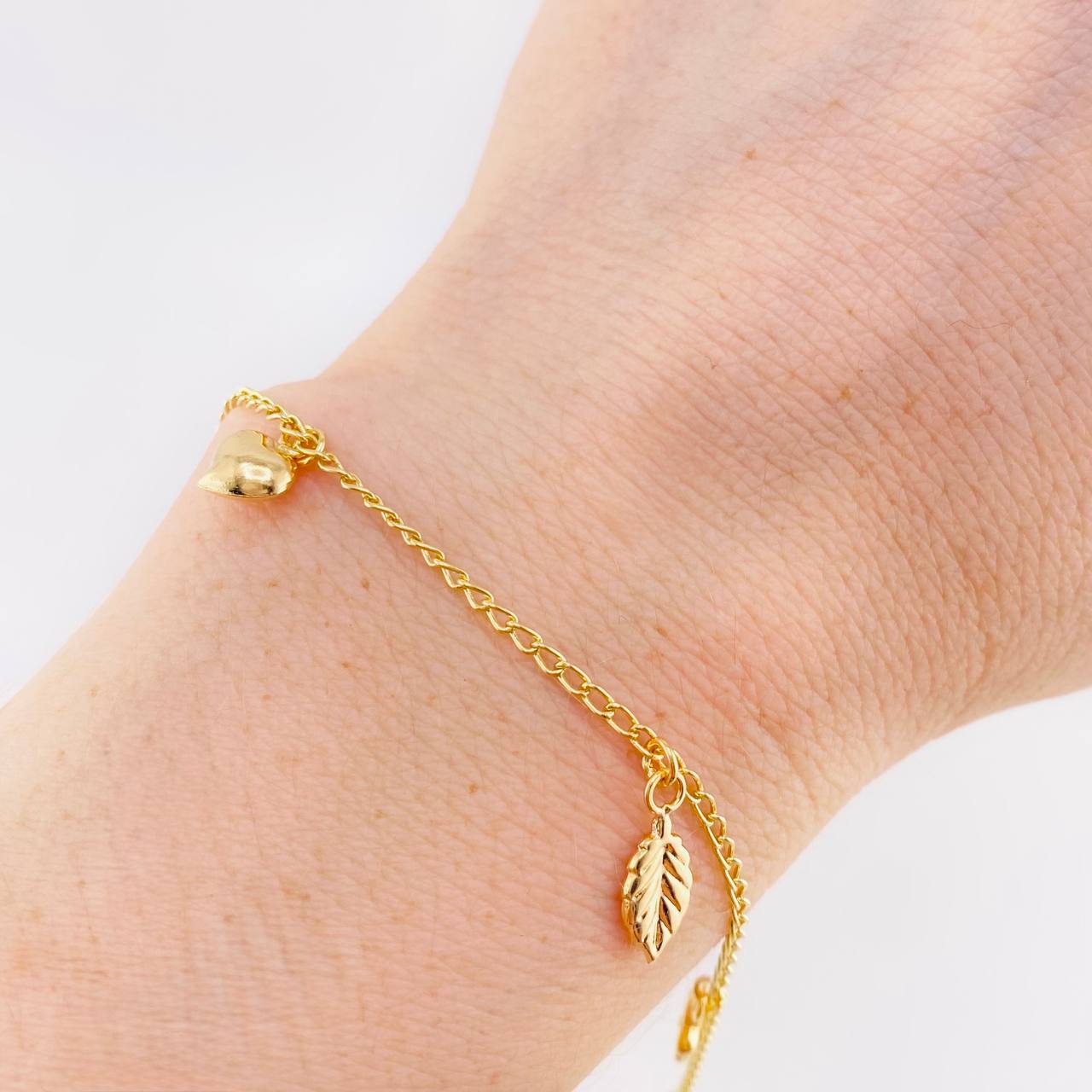 Pulso Espiga Dijes 2.6 g / 18 cm / 1.6 mm Oro Amarillo 18K