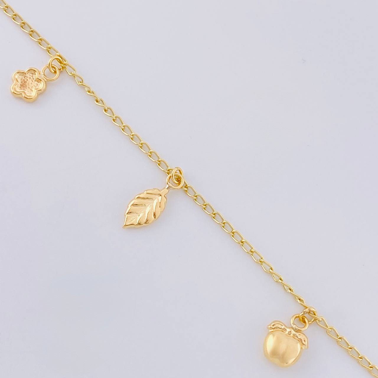 Pulso Espiga Dijes 2.7 g / 19 cm / 1.6 mm Tres Oros 18K