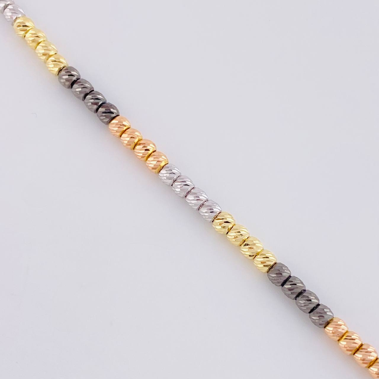 Pulso Tipo Militar Diamantado 3.45 g / 19 cm / 3 mm Tres Oros 18K
