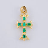 Dije Cruz Trifoliada Punteada Esmeraldas 95Pts 3.85 g / 3.1 cm Oro Amarillo 18K