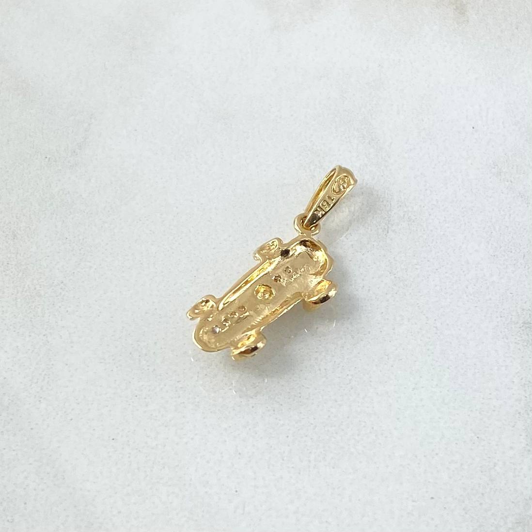 Dije Carro 1.55gr / 2.5cm / Oro 18K ©