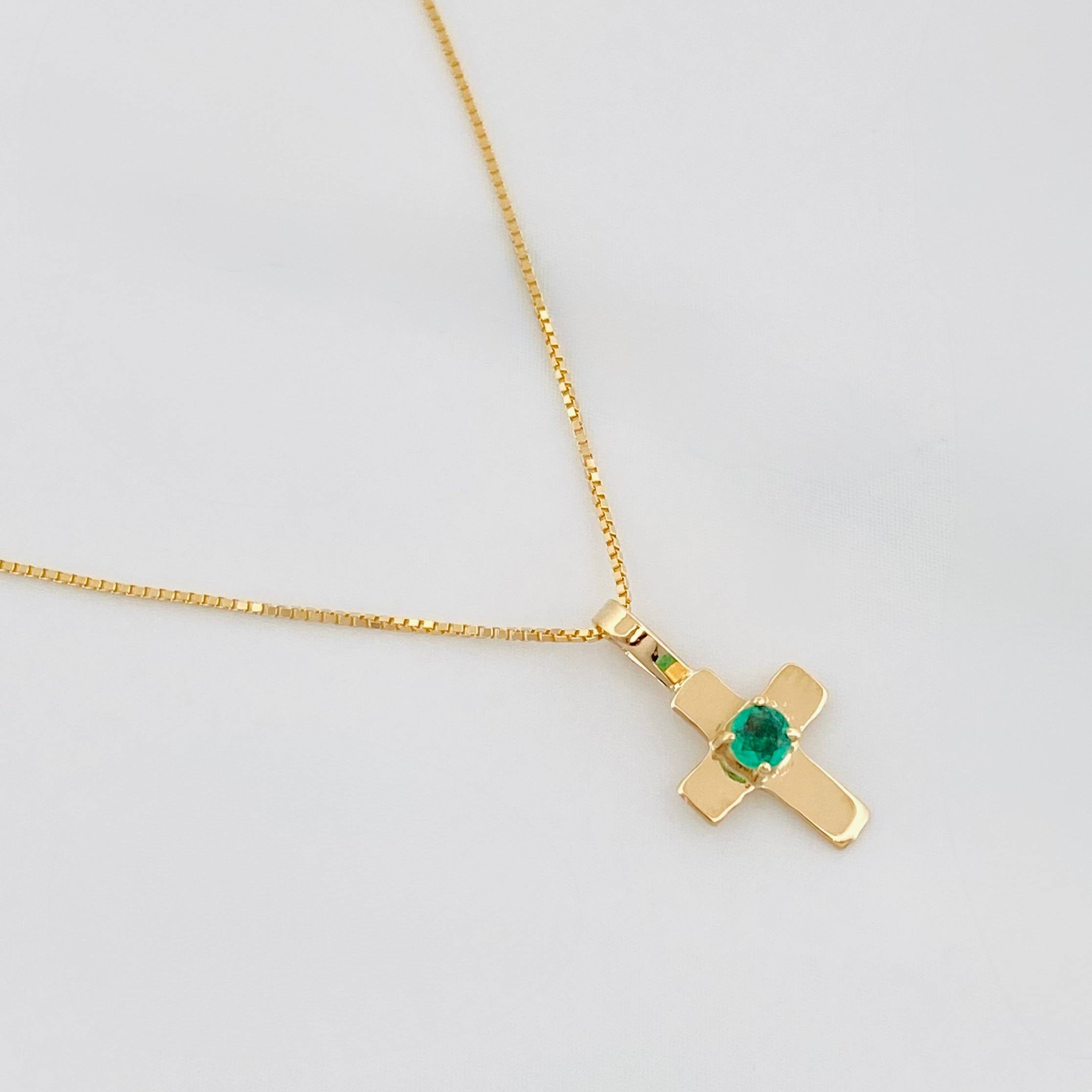 Set Cadena Veneciana + Dije Cruz Esmeralda 05Pts / 1.25 g / 45 cm Oro Amarillo 18K