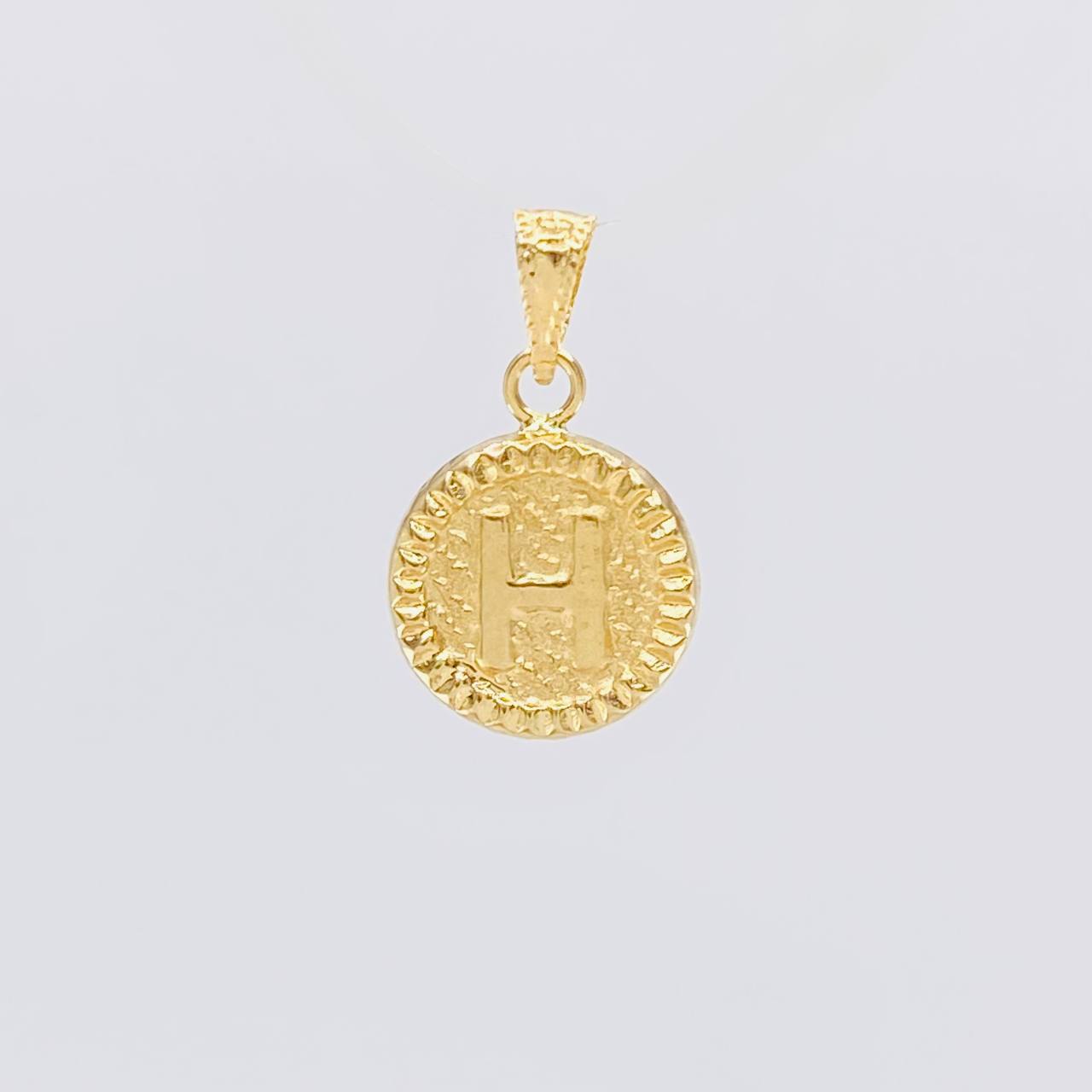 Dije Letra H Marco Bordeado 0.55g / 1.7cm Oro Amarillo 18K