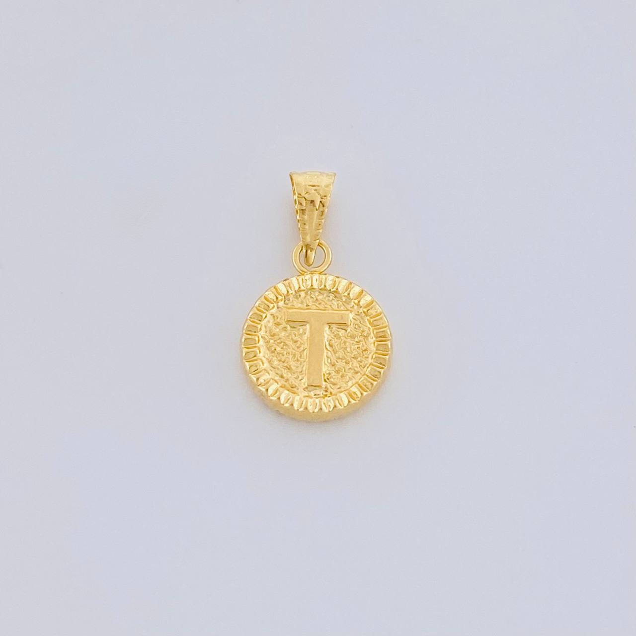 Dije Letra T Marco Bordeado 0.6g / 1.7cm Oro Amarillo 18K