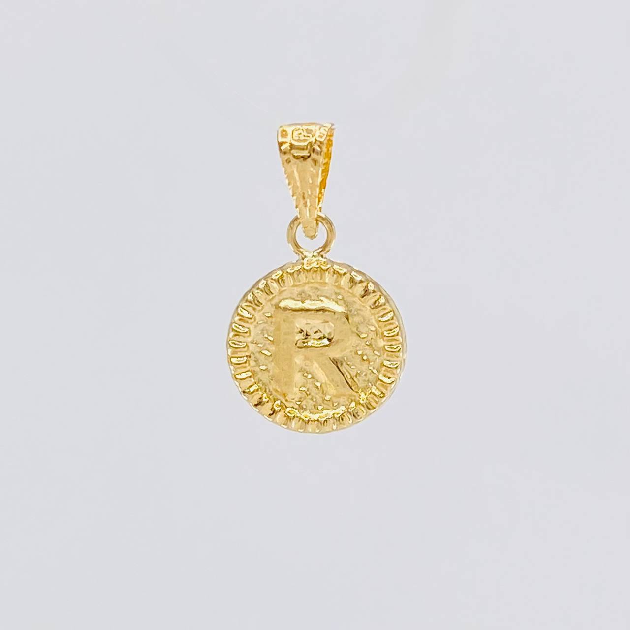 Dije Letra R Marco Bordeado 0.6g / 1.7cm Oro Amarillo 18K