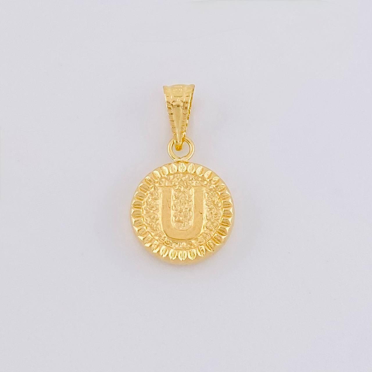 Dije Letra U Marco Bordeado 0.55g / 1.7cm Oro Amarillo 18K