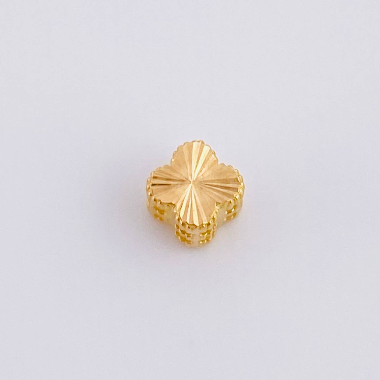 Herraje Trébol Diamantado 0.25g / 0.5cm Oro Amarillo 18K