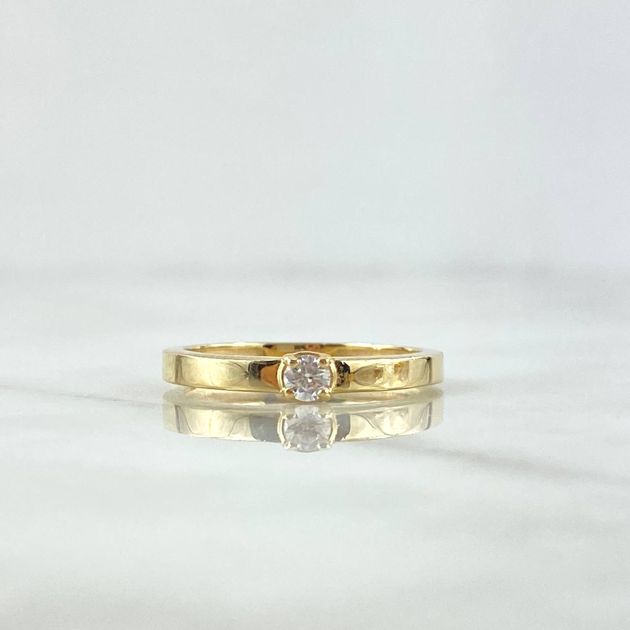 Anillo Solitario Recto 2.05gr / T6 1/2 / Circon Blanco Oro Amarillo 18K