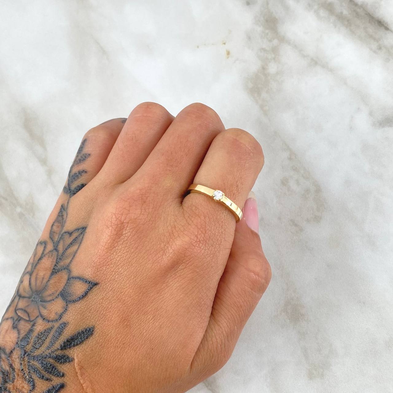 Anillo Solitario Recto 2.05gr / T6 1/2 / Circon Blanco Oro Amarillo 18K