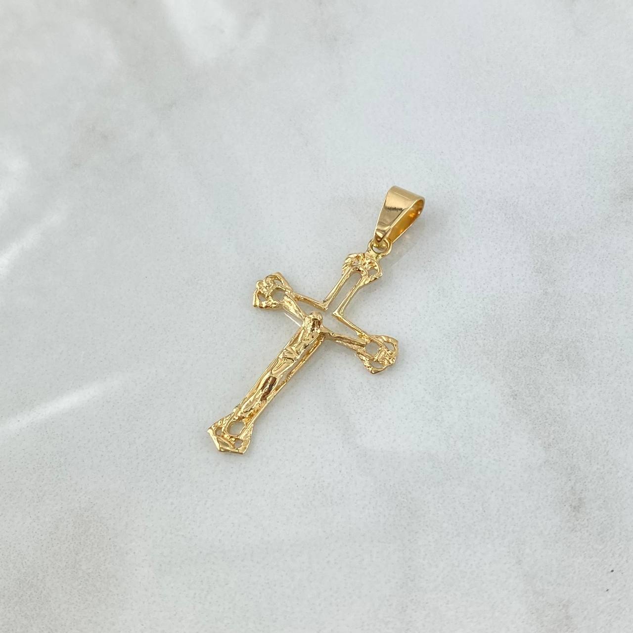 Dije Cruz de Liz Basteada 1.6gr / 4cm / Oro Amarillo 18K