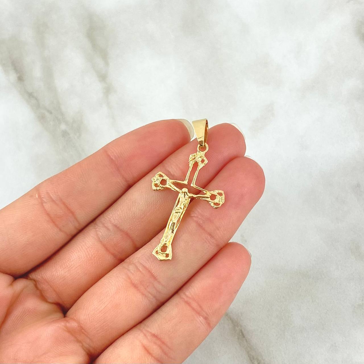 Dije Cruz de Liz Basteada 1.6gr / 4cm / Oro Amarillo 18K
