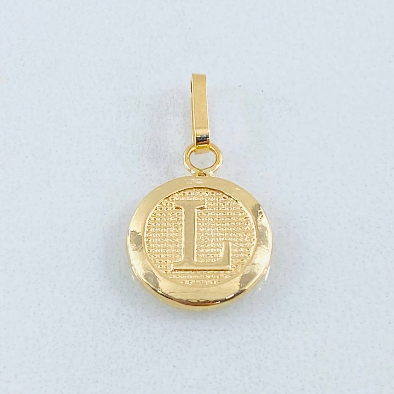 Dije Letra L 0.65gr / 2cm / Oro Amarillo 18K