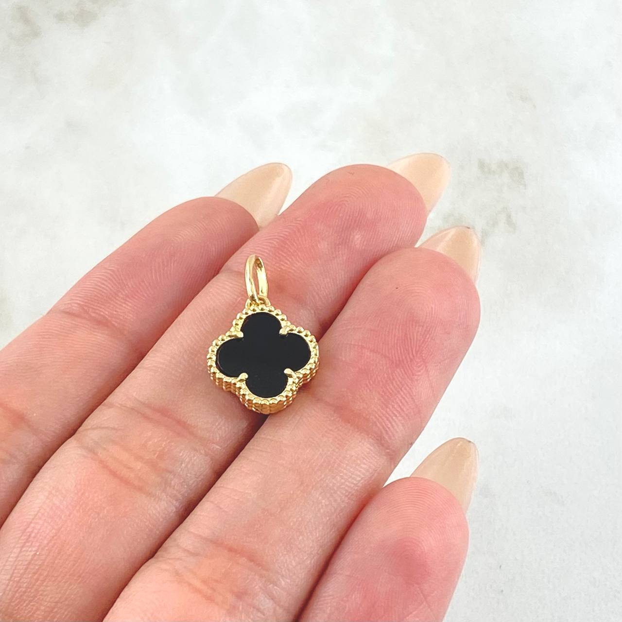 Dije Trebol Negro 1.65gr / 2cm / Oro Amarillo Nac.Esp. 18K