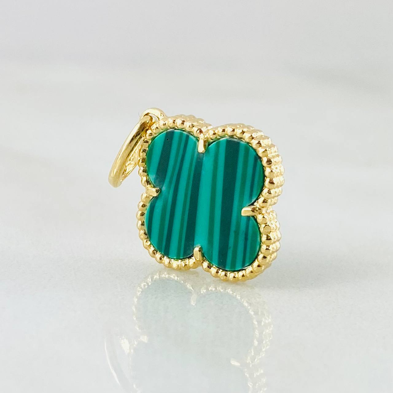 Dije Trebol Verde 1.8gr / 2.2cm / Oro Amarillo Nac.Esp. 18K ©