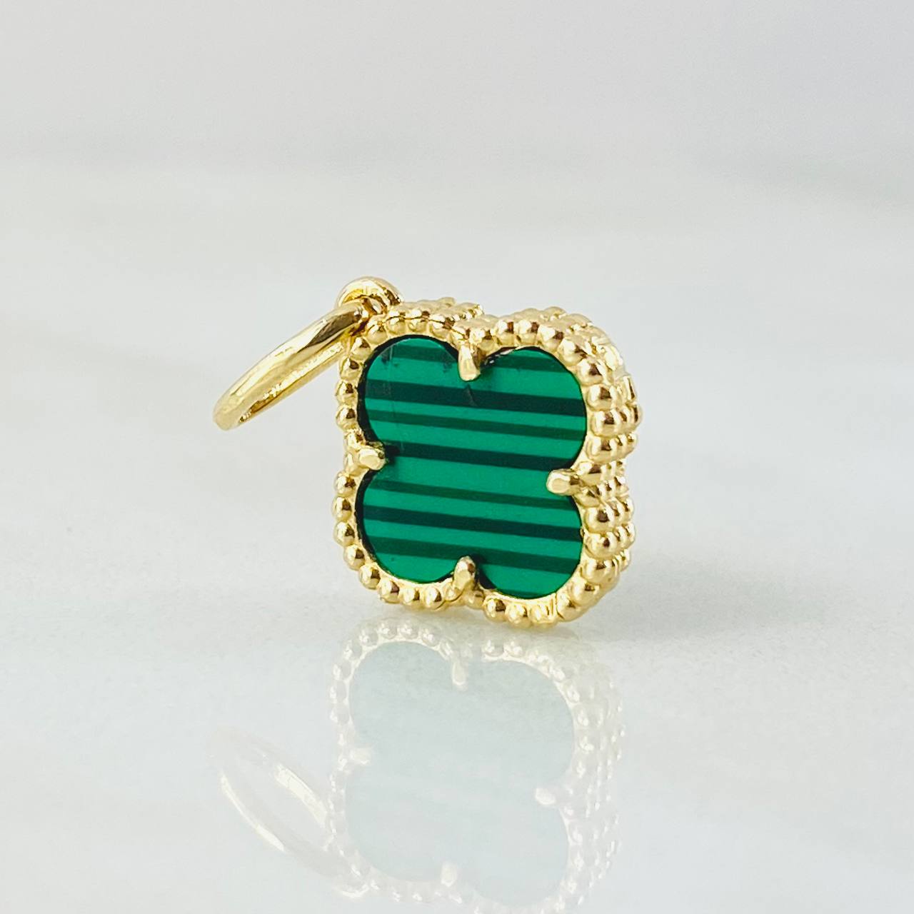 Dije Trebol Verde 1.6gr / 2cm / Oro Amarillo Nac.Esp. 18K
