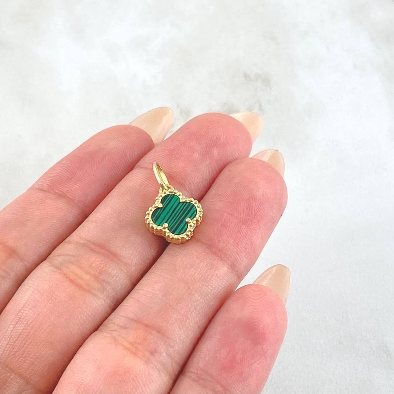 Dije Trebol Verde 1.3gr / 1.7cm / Oro Amarillo Nac.Esp. 18K ©