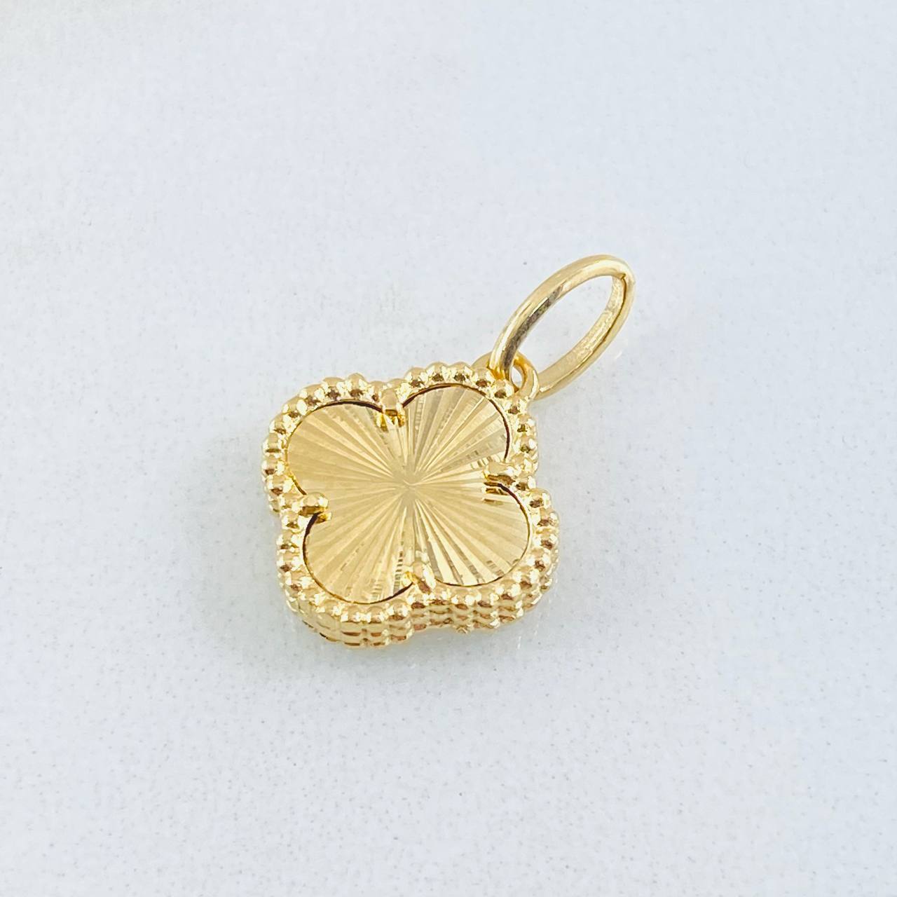 Dije Trebol Dorado 1.95gr / 2cm / Oro Amarillo Nac.Esp. 18K