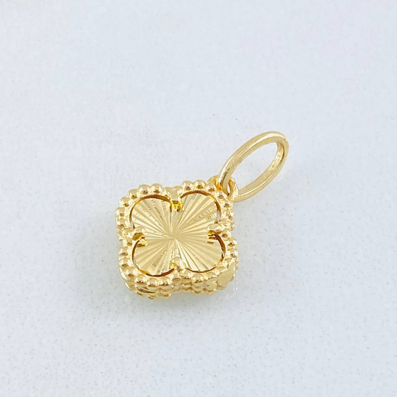 Dije Trebol 1.45gr / 1.8cm / Oro Amarillo Nac.Esp. 18K