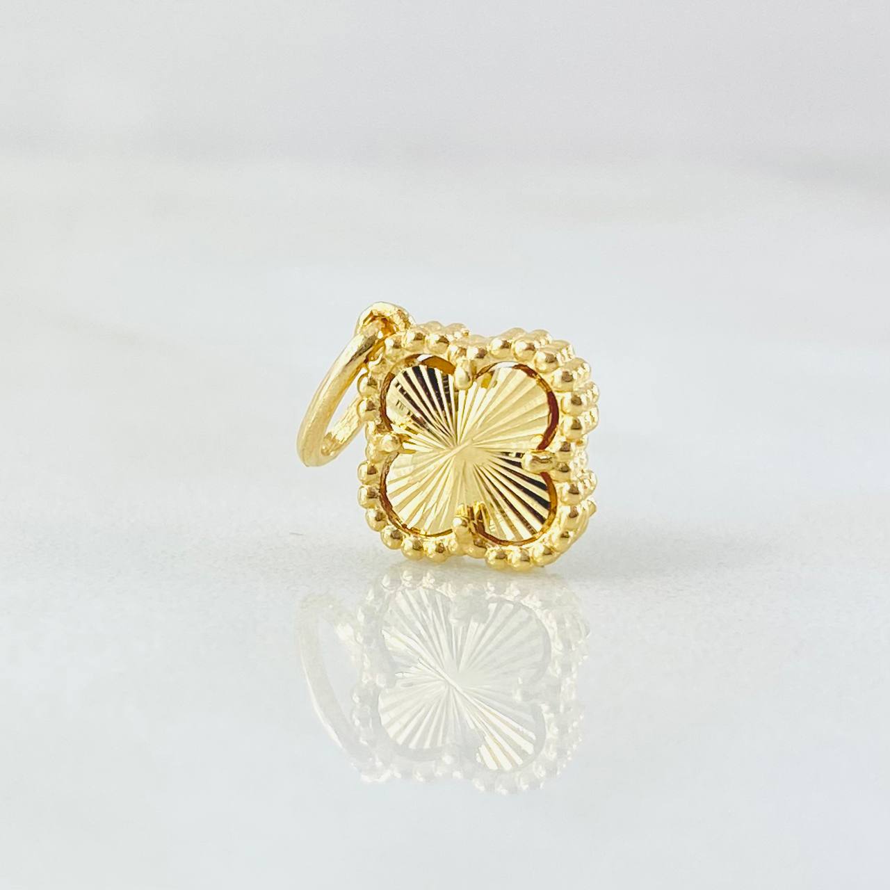 Dije Trebol 1.4gr / 1.8cm / Oro Amarillo Nac.Esp. 18K
