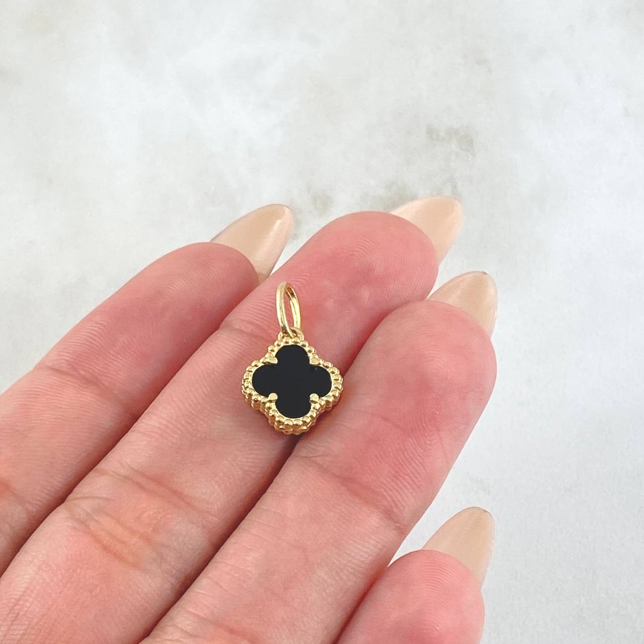 Dije Trebol Negro 1.35gr / 1.8cm / Oro Amarillo Nac.Esp. 18K