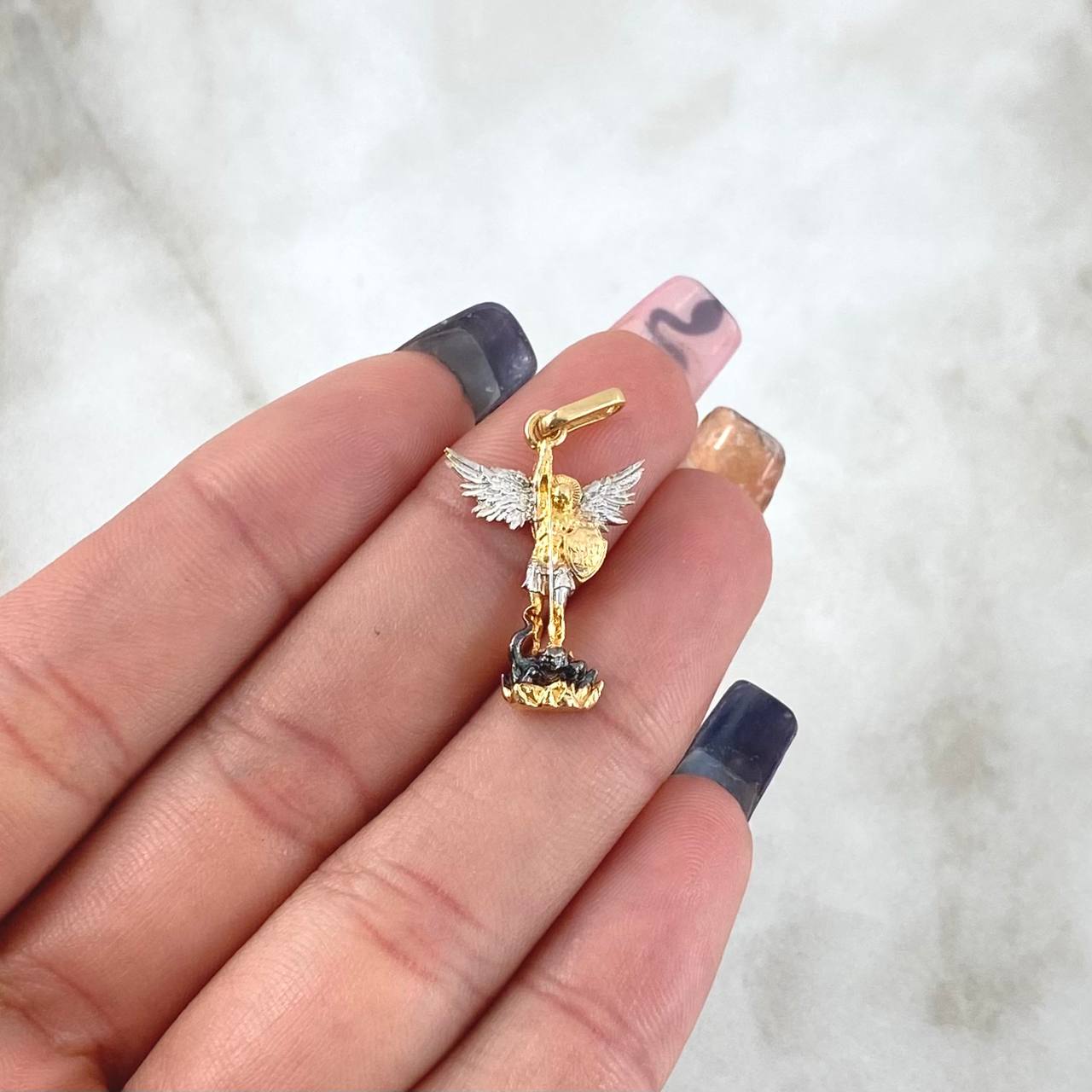 Dije San Miguel Arcangel 1.8gr / 2.7cm / Tres Oros 18K