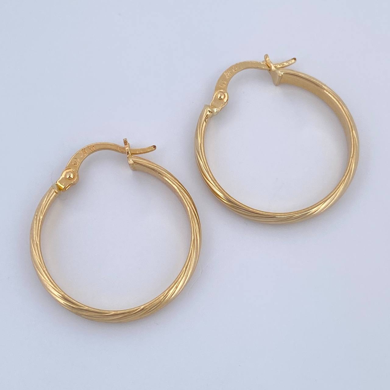 Candongas Kuki 1.7gr / 2.4cm / Oro 18K &