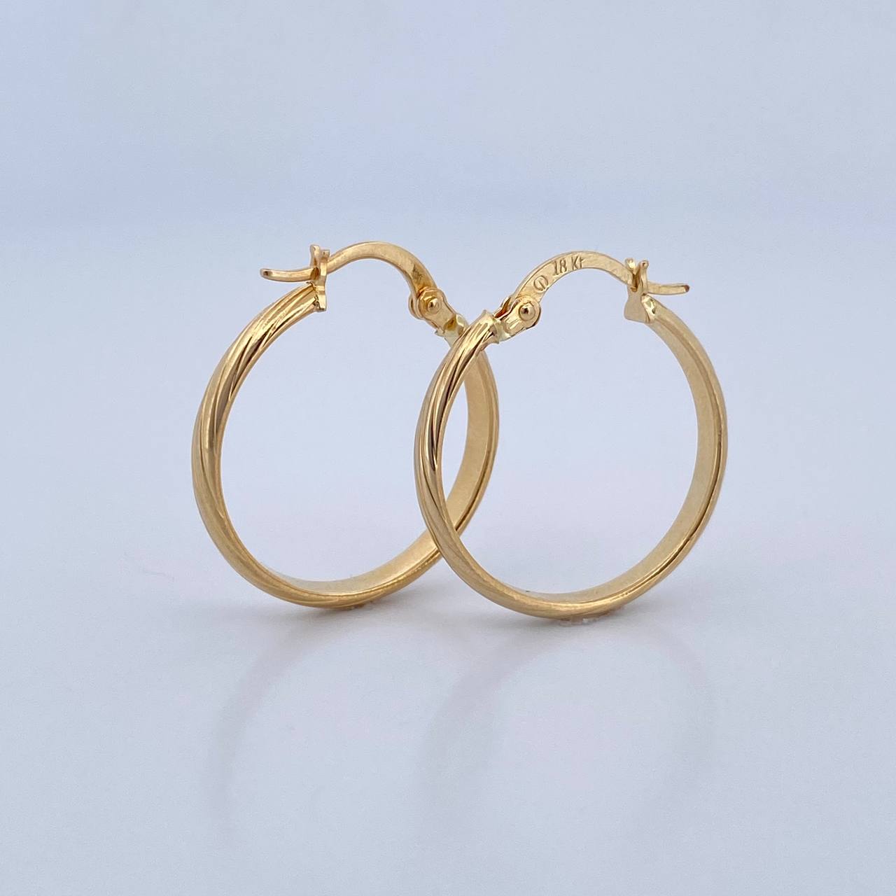 Candongas Kuki 1.7gr / 2.4cm / Oro 18K &