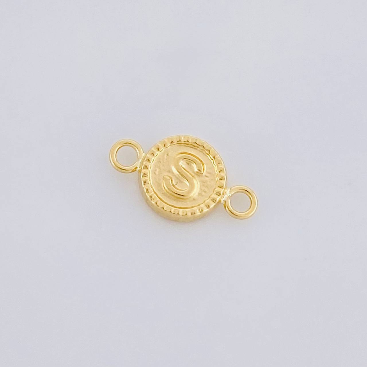 Herraje Letra S Marco Bordeado 0.4g / 1.5cm Oro Amarillo 18K