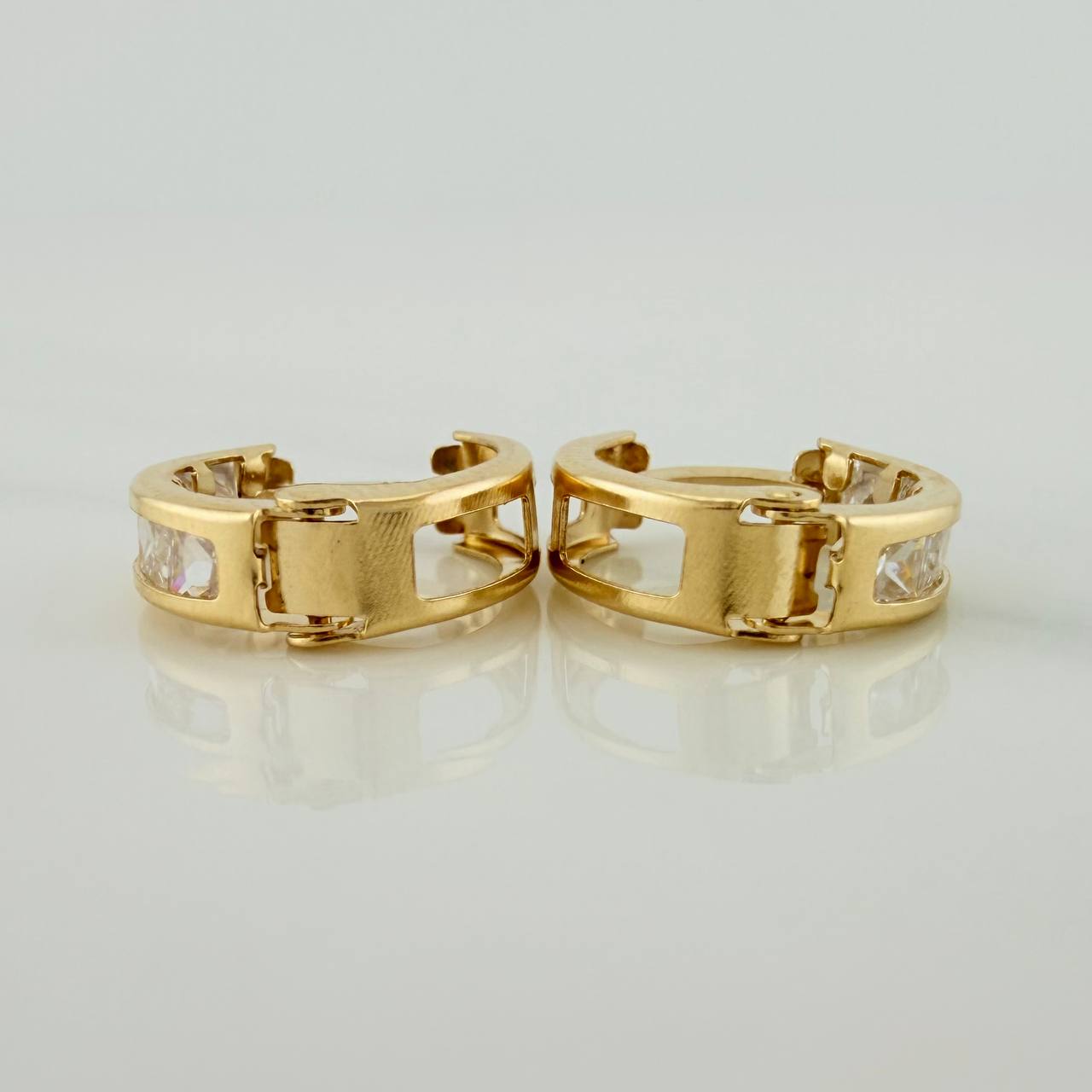 Candongas Carril 1.7gr / 1.3cm / Oro Amarillo 18K %