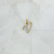 Dije Letra V Cursiva 0.7gr / 2cm / Circones Blancos Dos Oros Amarillo Blanco 18K
