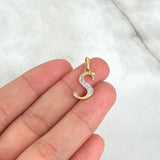 Dije Letra S Cursiva 0.7gr / 2.5cm / Circones Blancos Dos Oros Amarillo Blanco 18K