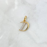 Dije Letra D Cursiva 0,7gr / 2cm / Circones Blancos Dos Oros Amarillo Blanco 18K