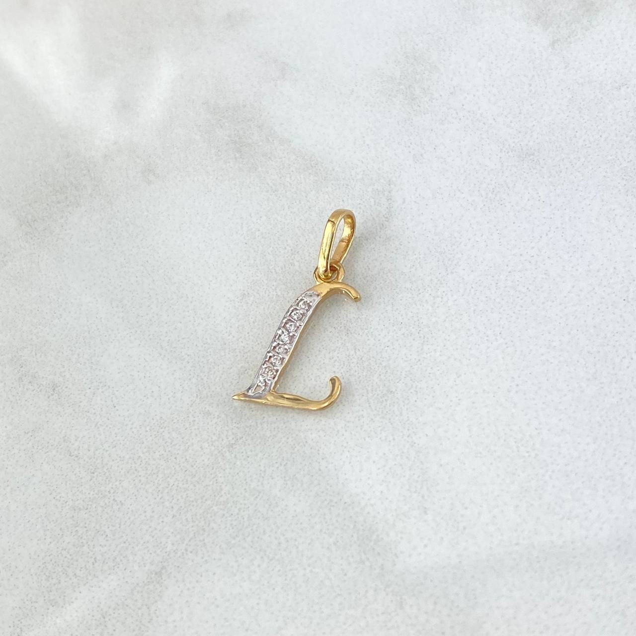 Dije Letra L Cursiva 0.61gr / 2cm / Circones Blancos Dos Oros Amarillo Blanco 18K