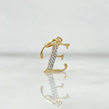 Dije Letra E Cursiva 0.75gr / 2.5cm / Circones Blancos Dos Oros Amarillo Blanco 18K