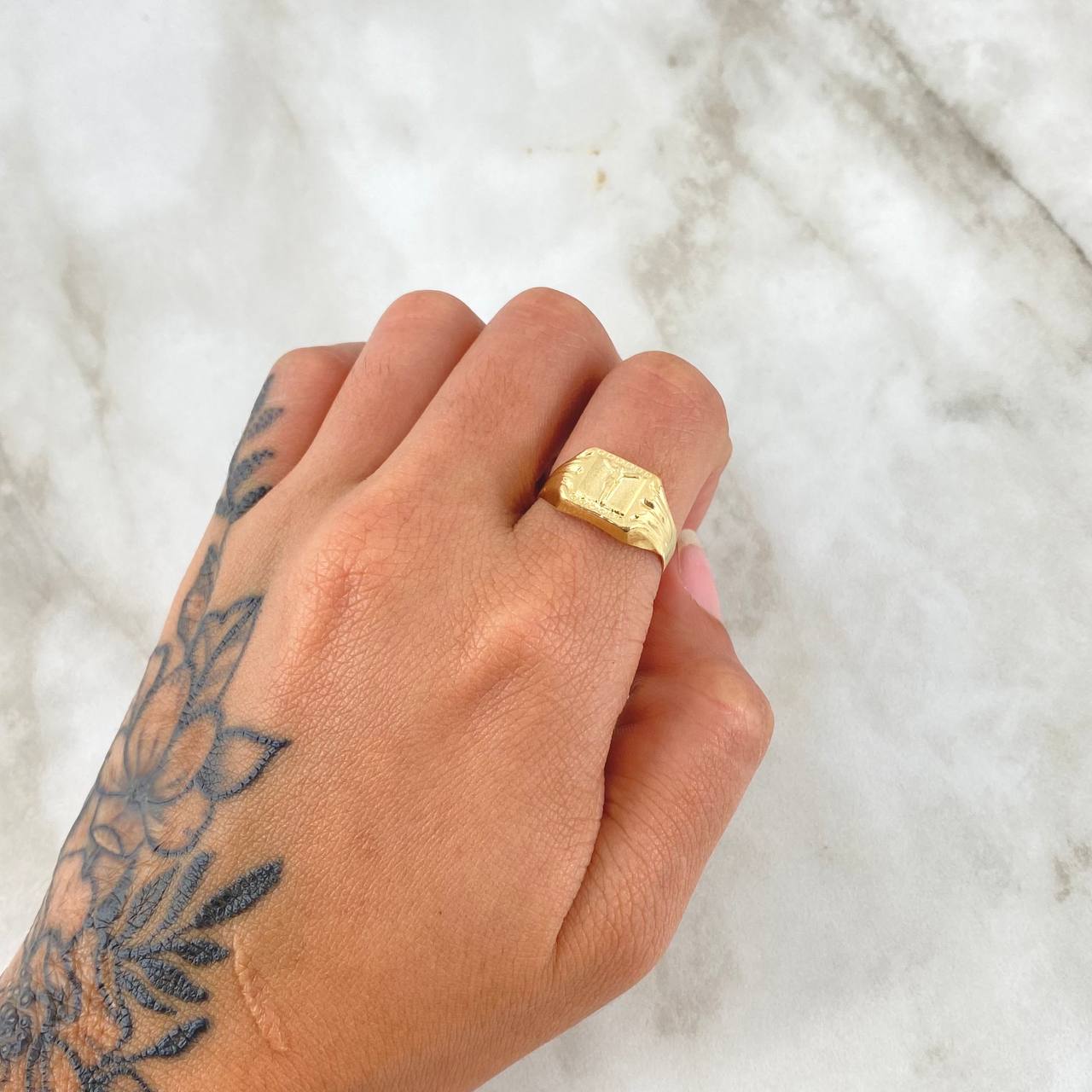 Anillo Sello cristo 1.5gr / T7 3/4 / Oro Amarillo 18K