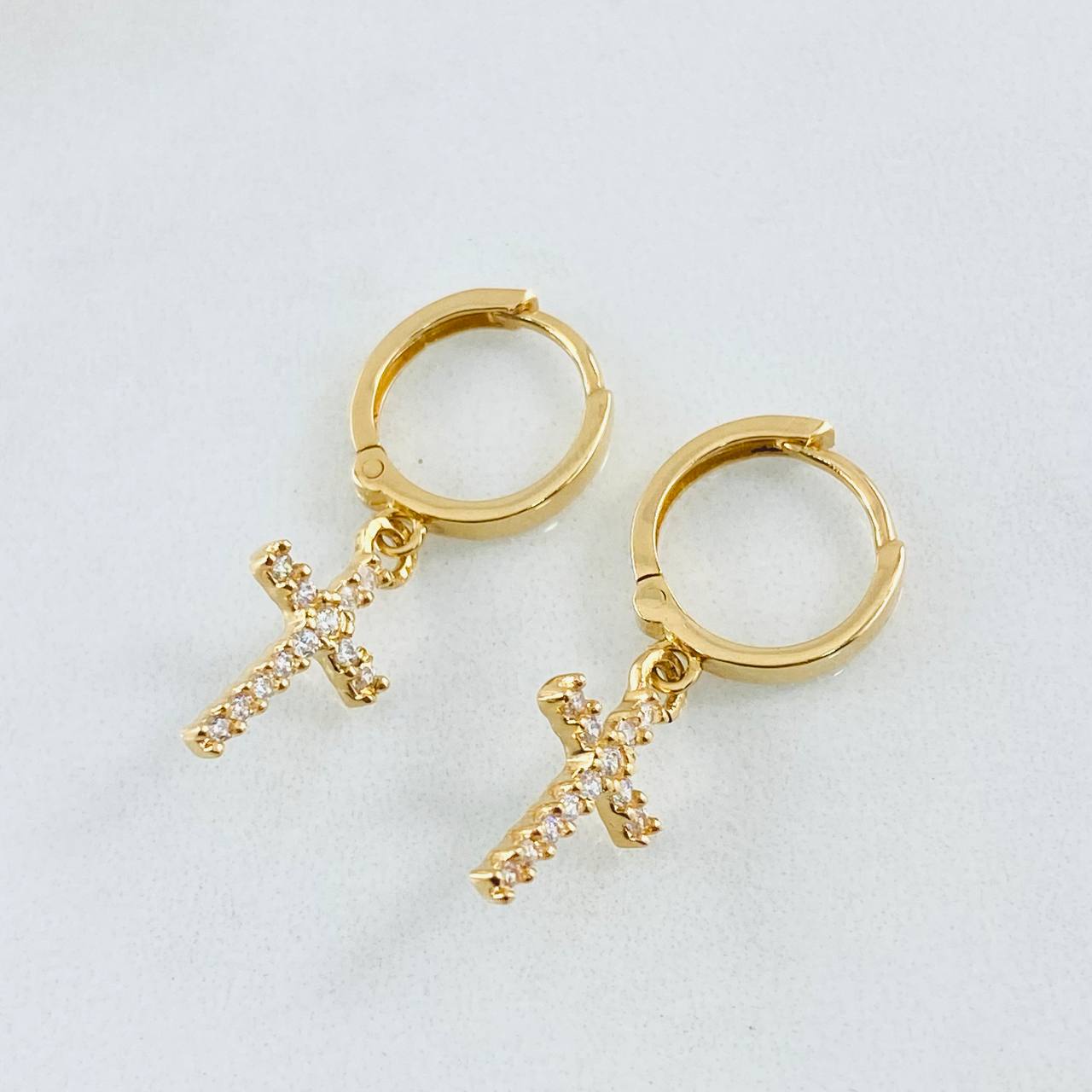 Candongas Cruz 2.7gr / 2.7cm / Oro Amarillo 18K ©