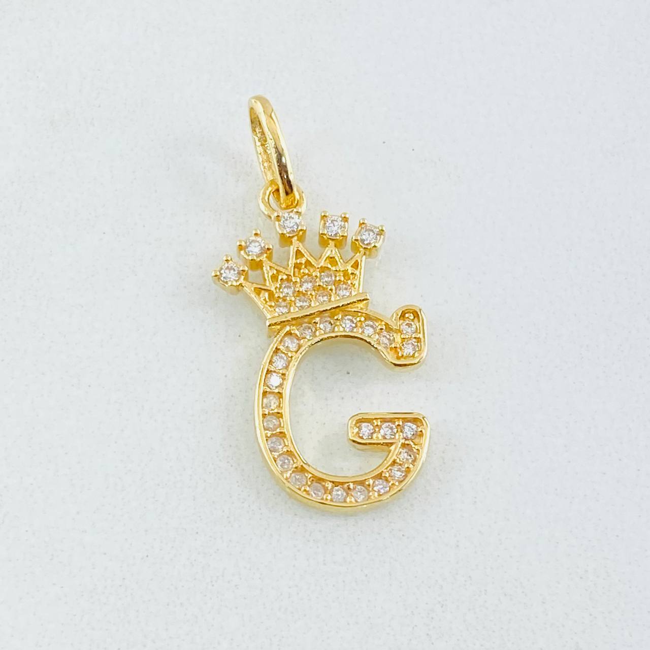 Dije Corona Letra G 1.8gr / 2.6cm / Oro Amarillo 18K ©