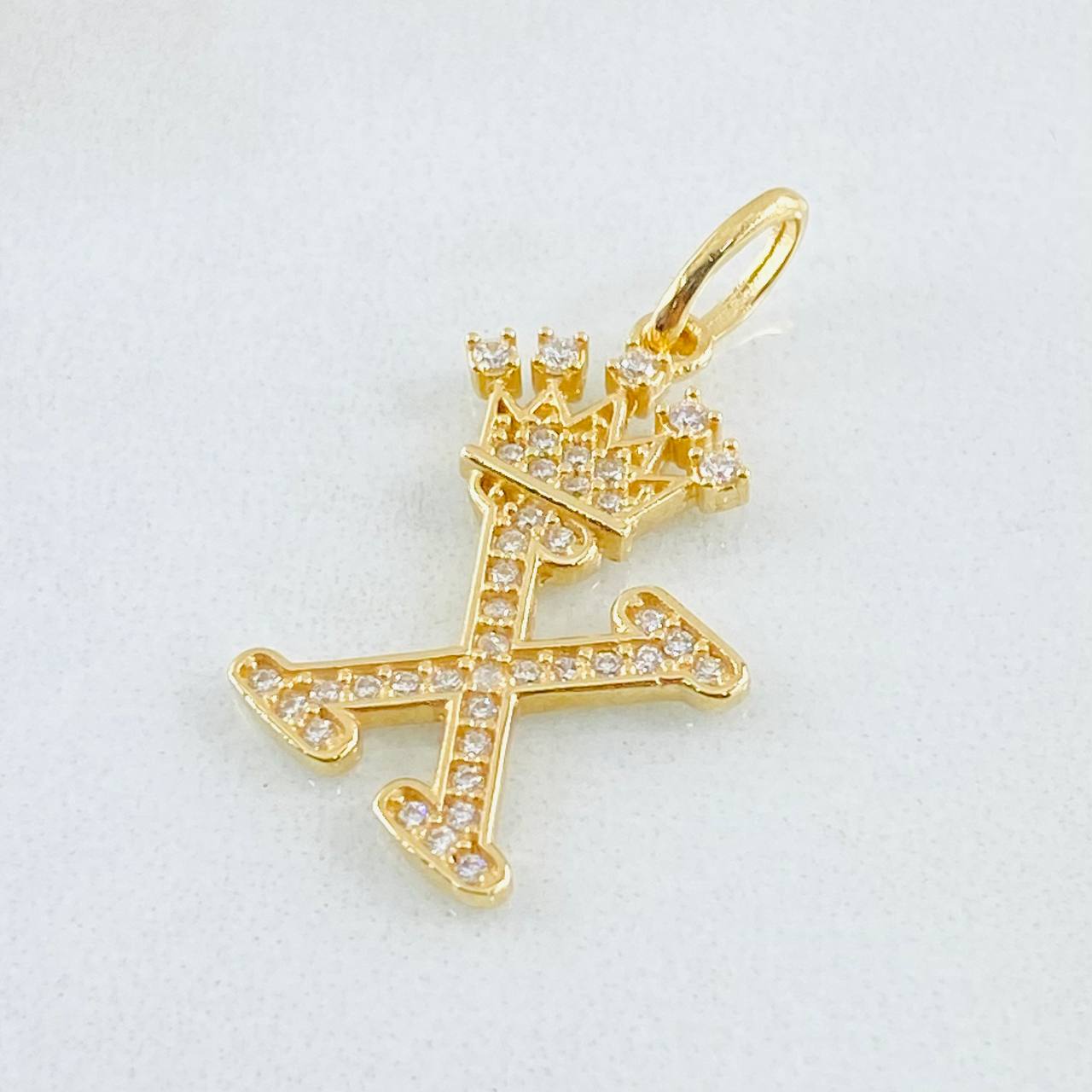 Dije Corona Letra X 2.05gr / 2.6cm / Oro Amarillo 18K ©