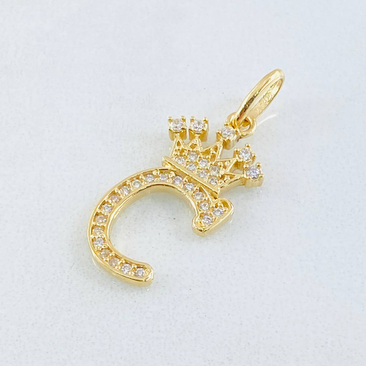 Dije Corona Letra C 1.55gr / 2.6cm / Oro Amarillo 18K ©