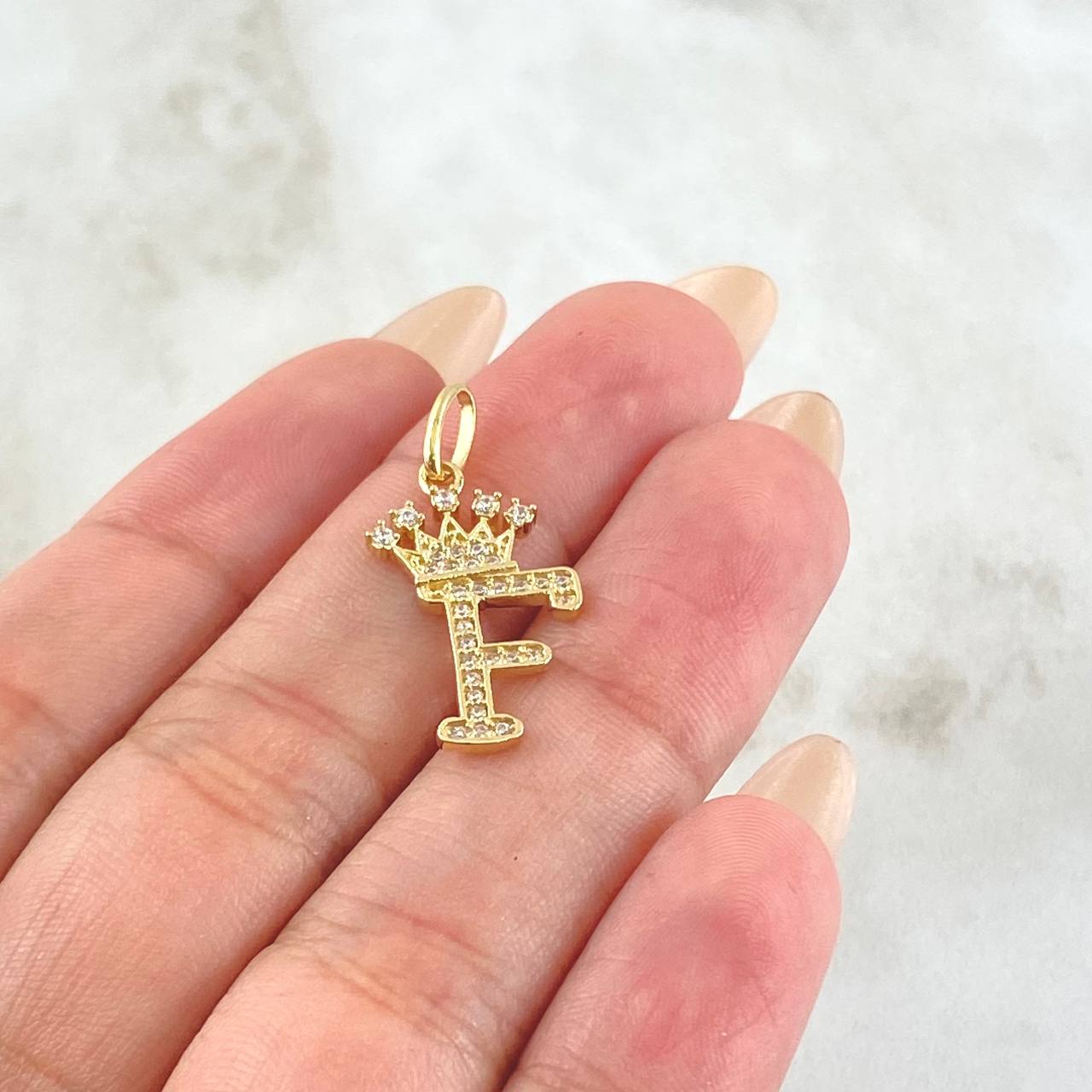 Dije Corona Letra F 1.5gr / 2.6cm / Oro Amarillo 18K *
